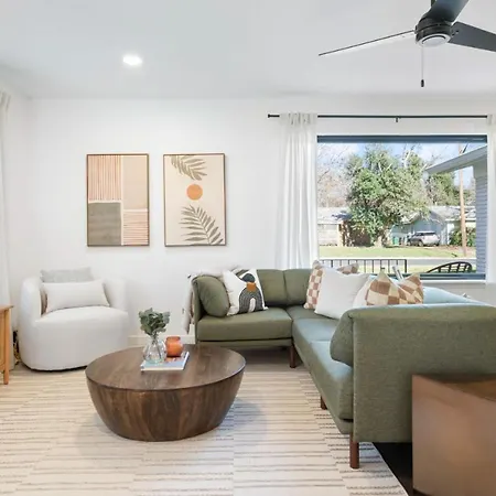 Pet Friendly Atx Escape With Game Room And Free Parking